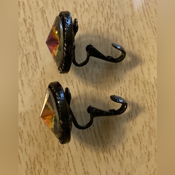 Fantastic vintage Rivoli rainbow volcano crystal clip on earrings - Picture 3 of 5